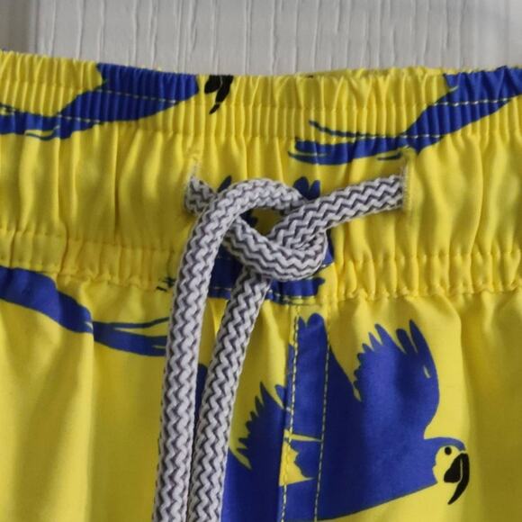 TOM & TEDDY Yellow & Blue Flying Parrots UPF 50+ Quick Dry Swim Shorts Medium - Picture 5 of 11
